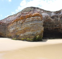 Shelley Caves - Accommodation Europe