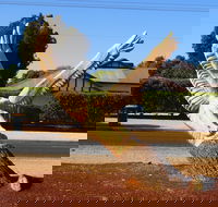 Loxton Tree sculptures - Events Australia
