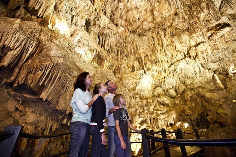 Ngilgi Cave - Events Australia 1