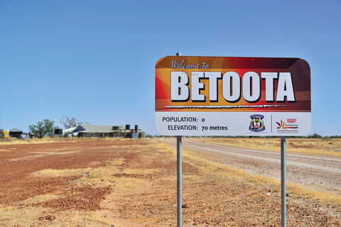 Simpson Desert Racing Carnival Trail - Events Australia 2