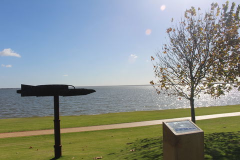 The Donald Campbell Obelisk - Events Australia 0