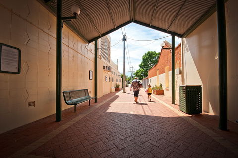 Kiesling Lane Heritage Walk - Events Australia 0
