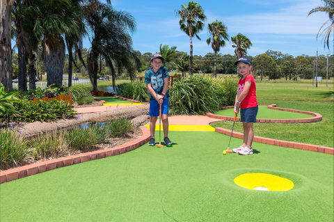 Port Macquarie Driving Range And Mini Golf - Events Australia 2