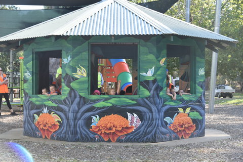 Howlong's Enchanted Hut - Events Australia 0