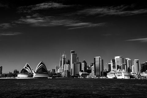 REGAL - Luxury Airport Round Trip, Bespoke Premium Transfer And Tours - Events Australia 1