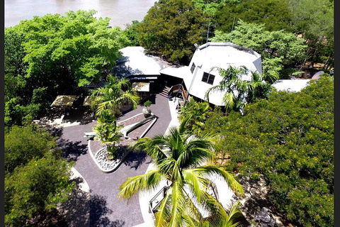 Pathfinder Jumping Crocodile Cruise Shuttle Bus - Events Australia 8