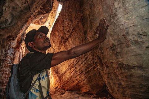 Arnhem Land Injalak Hill Full-Day Tour From Darwin - Events Australia 12