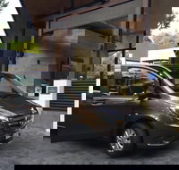 Mercedes 7 seat Limousine Cairns Airport to Port Douglas - Tourism Bookings