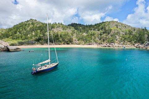 Helicopter And Magnetic Island Sailing - Tourism Bookings 8