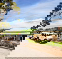 Two Hands Wines 'Flagship Vineyard Experience' - Tourism Bookings