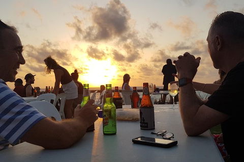 Salty Plum Social - Small Bar Walking Tour - Cable Beach Broome - Events Australia 7