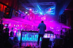 Amplifier Capitol - Tourism Bookings 1