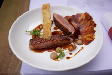 Le Pelican - Tourism Bookings 1