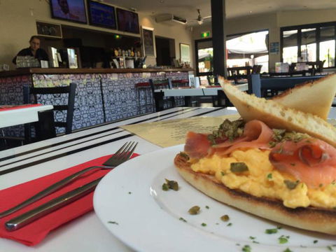 Dolly’s Bar & The Hibiscus Tavern - Events Australia 2