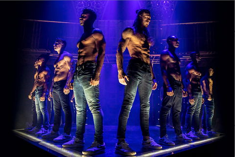MAGIC MIKE LIVE - Events Australia 0