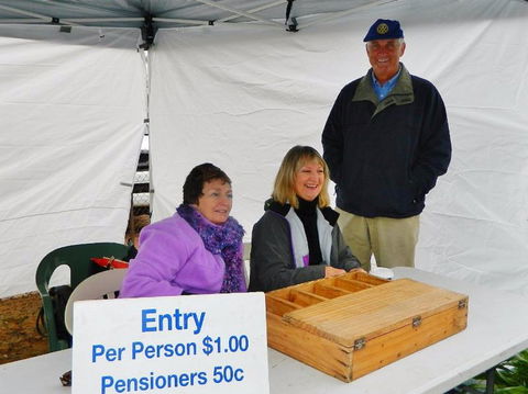 Yarrawonga Mulwala Rotary Club Special Easter Market - Tourism Bookings 0