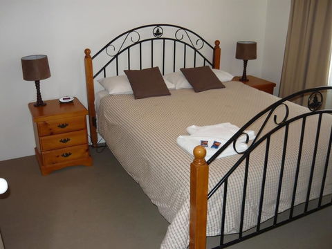 Sails Resort On Golden Beach - Events Australia 5