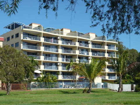 Sails Resort On Golden Beach - Events Australia 0