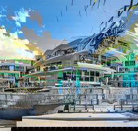 Rolling Surf Resort - Events Australia