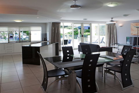 Waters Edge Apartments Cairns - Tourism Bookings 3