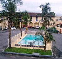 Econo Lodge Hacienda International - Tourism Bookings