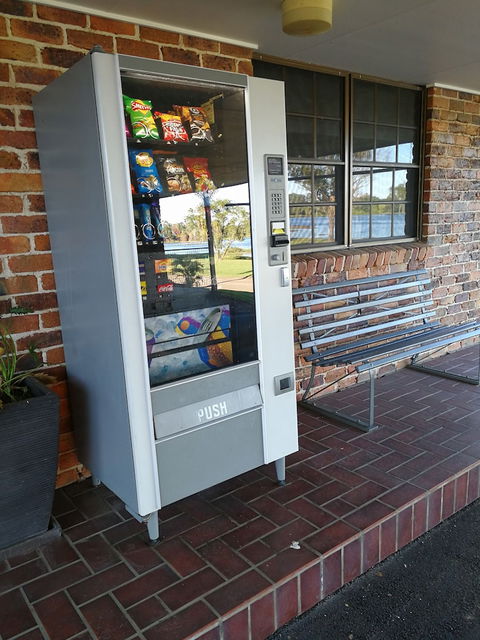 Lakeside Lodge Motel - Tourism Bookings 4