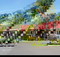 Pines Country Club Motor Inn - Events Australia