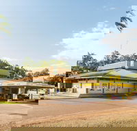 Albatross Bay Resort