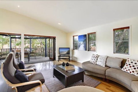 A PERFECT STAY - Beach House At Tallows - Events Australia 6