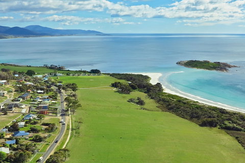 Diamond Island Resort & Bicheno Penguin Show - Events Australia 3