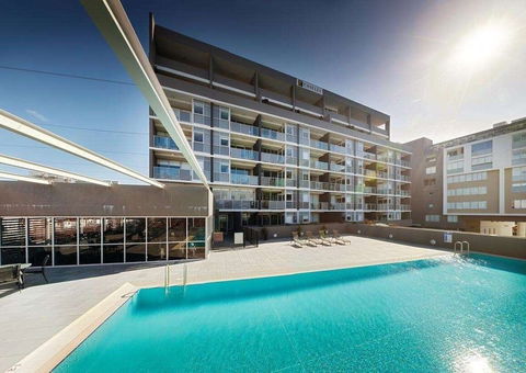 Honeysuckle Executive Apartments - Accommodation Europe 0