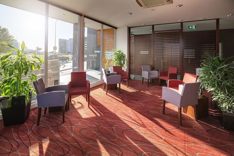 Honeysuckle Executive Apartments - Accommodation Europe 2