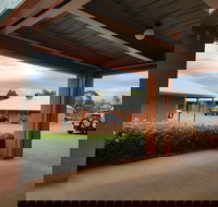 Mud Hut Motel - Events Australia