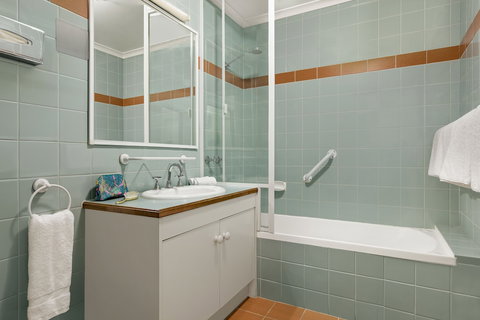 Quest Waterfront Serviced Apartments - Events Australia 6