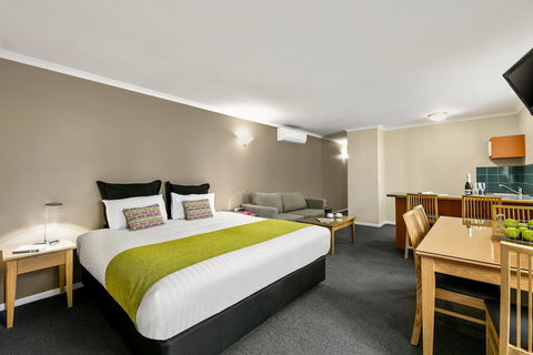 Quest Waterfront Serviced Apartments - Events Australia 5