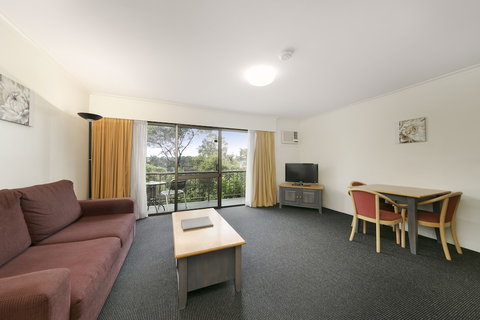 Mt Ommaney Hotel Apartments - Events Australia 5