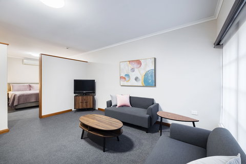 Adelaide Inn - Events Australia 1