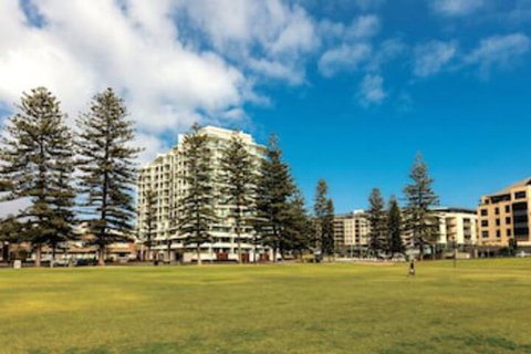 Oaks Glenelg Liberty Suites - Events Australia 0