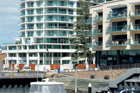 Oaks Glenelg Liberty Suites - Events Australia 5
