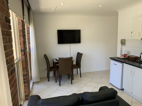 Ensenada Motor Inn And Suites - Events Australia 1