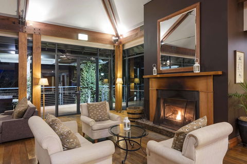 Oaks Cypress Lakes Resort - Events Australia 0