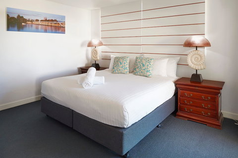 Seashells Mandurah - Events Australia 5