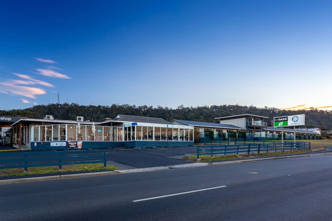 Beachfront At Bicheno - Events Australia 0