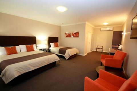 Sundowner Motel Hotel - Events Australia 0