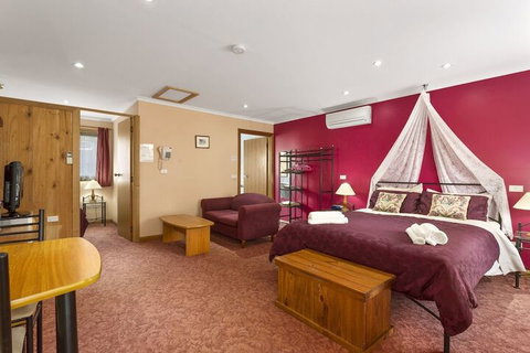 North East Rest Awhile Bed & Breakfast - Tourism Bookings 2