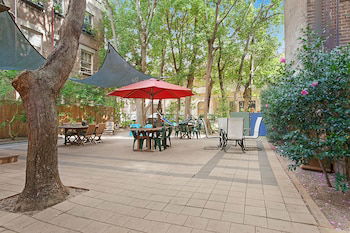 Blue Parrot Backpackers - Tourism Bookings 4