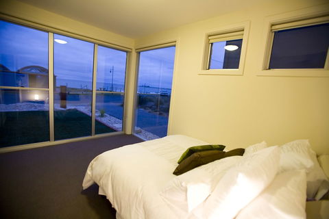 Aloha Beachfront - Events Australia 2
