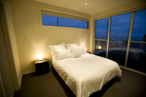 Aloha Beachfront - Events Australia 3