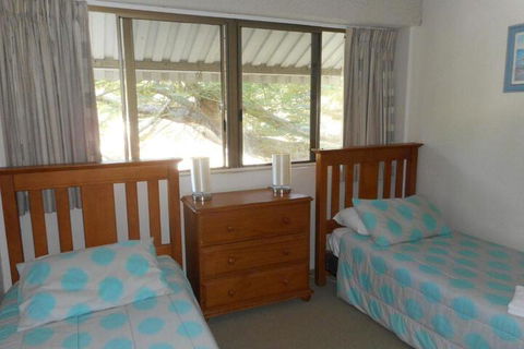 Placid Waters Holiday Apartments - Accommodation Europe 6