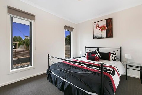 Palm Grove Beach House Dromana - Accommodation Europe 3